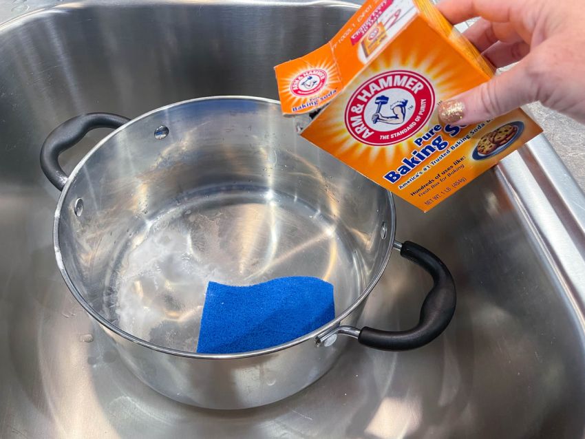 How to Clean Stainless Steel with baking soda